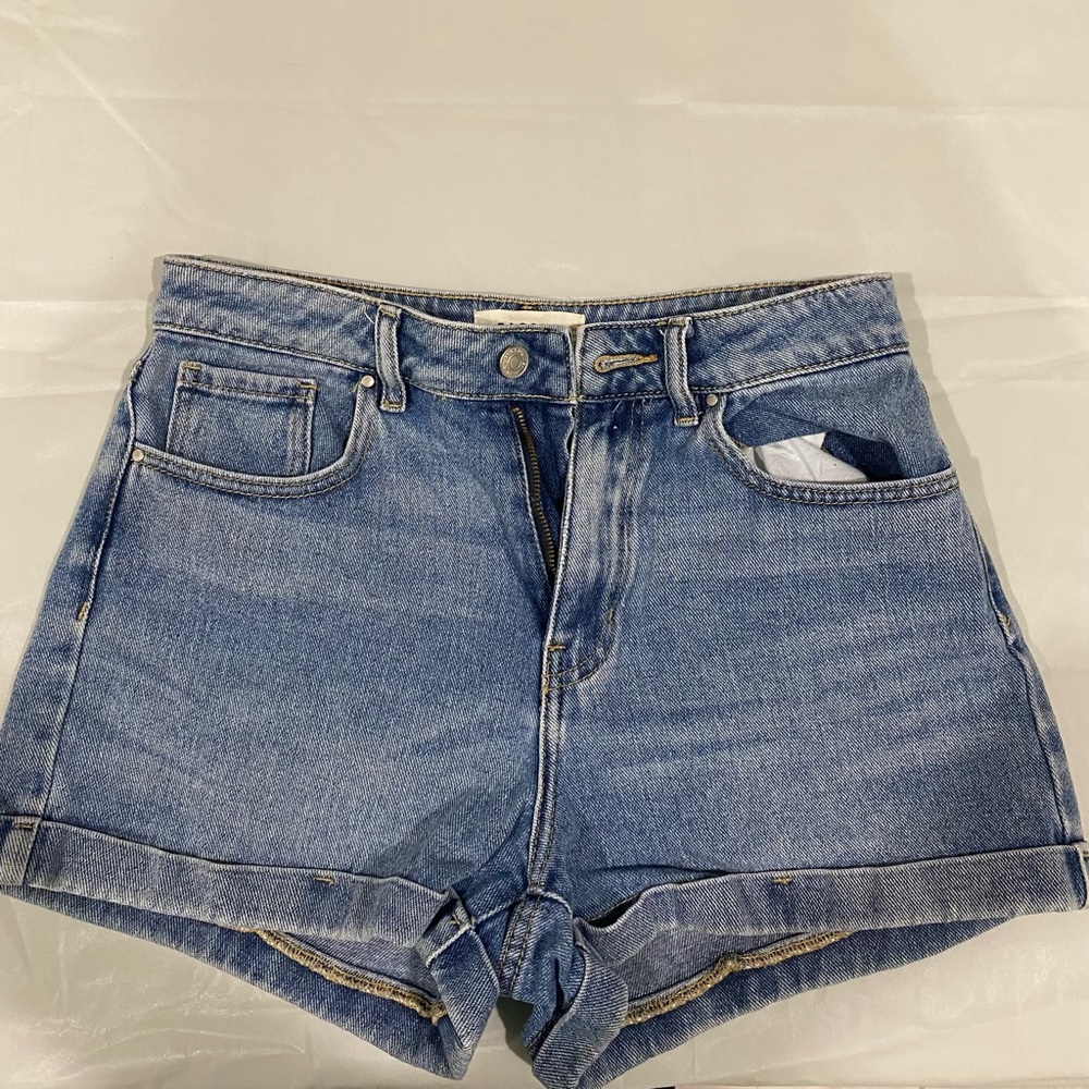 Ladies PacSun Mom short - size 26 waist